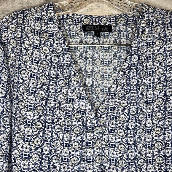 Rose & Thyme Popover Tunic Top Navy Blue White Geo Print Circles Wheels 3/4 Slvs - Picture 3 of 7
